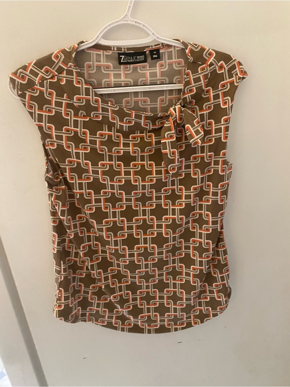 New York and Company Olive Geometric Tie-Accent Cap Sleeve Top